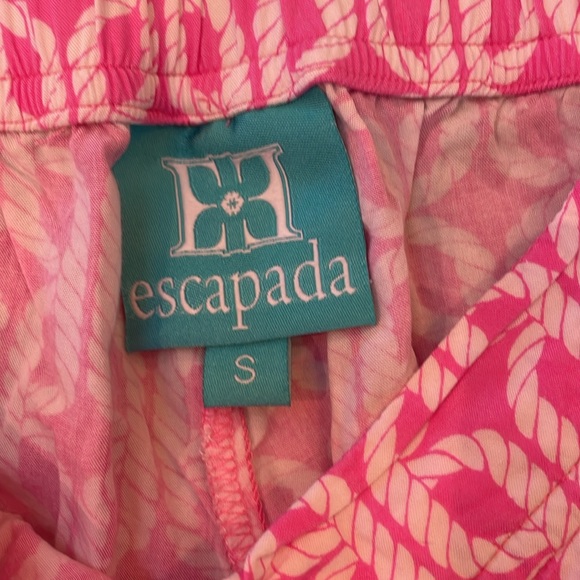 Escapada pink shorts. Size small. - Picture 3 of 4